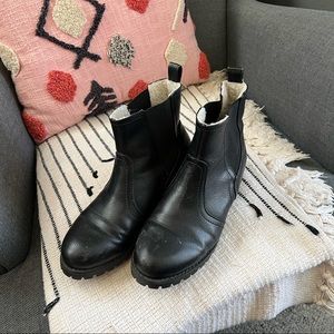 Chelsea boots